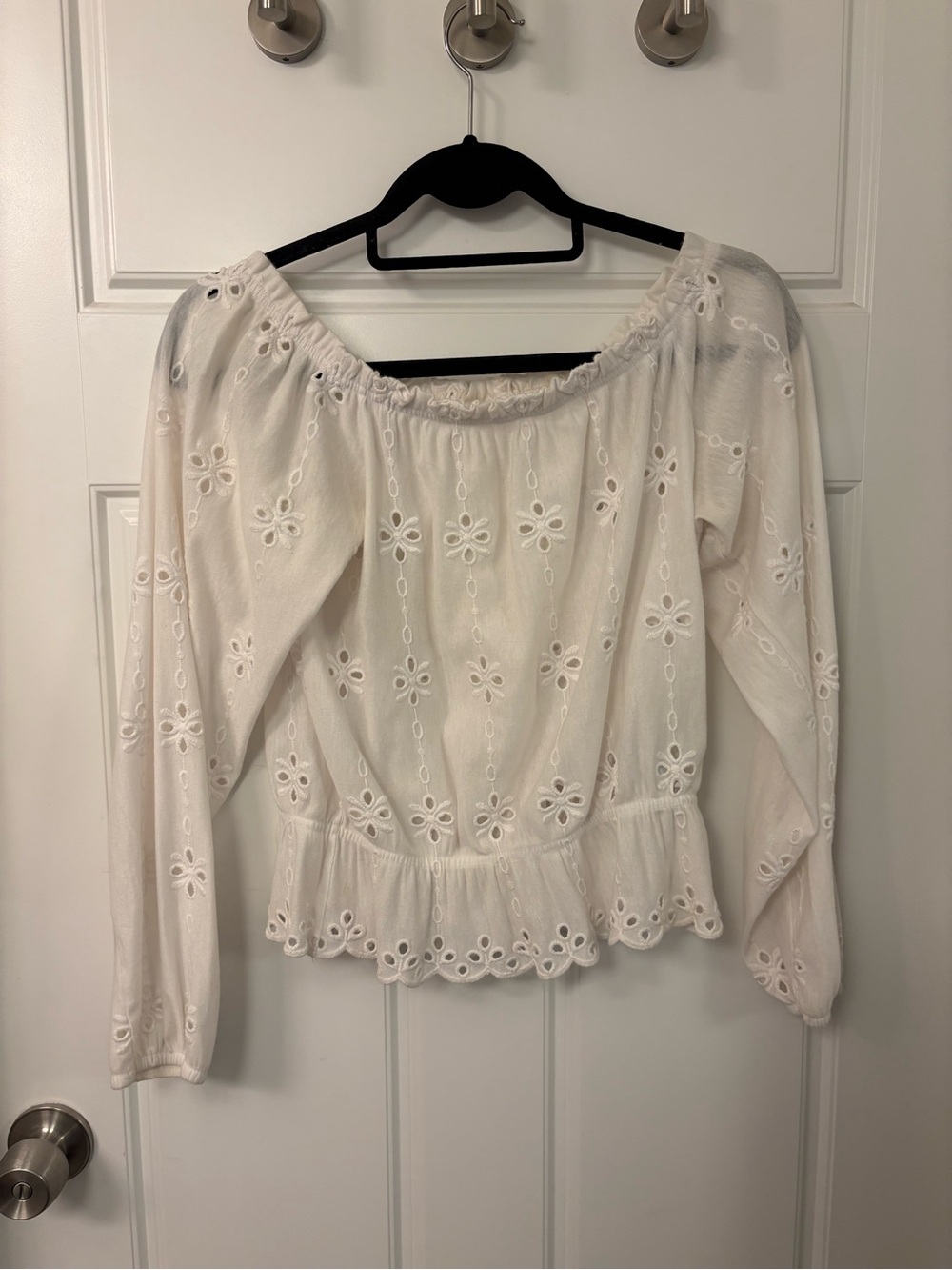 H&M White eyelet blouse off shoulder M cotton blend